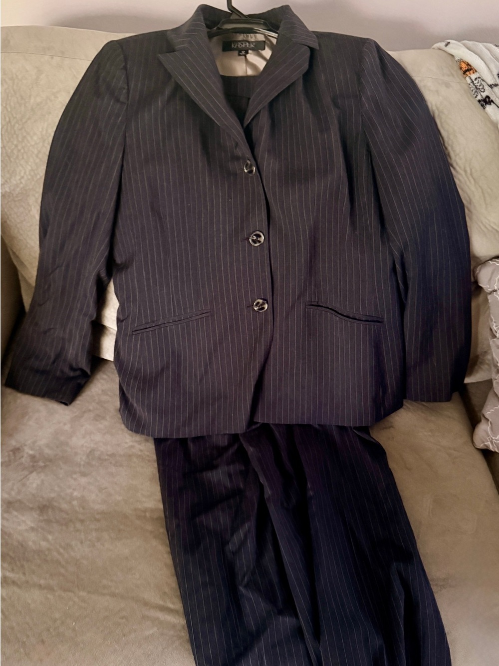 Kasper Women’s 2-Piece Gray Pinstripe Pantsuit-Blazer & Dress Pants